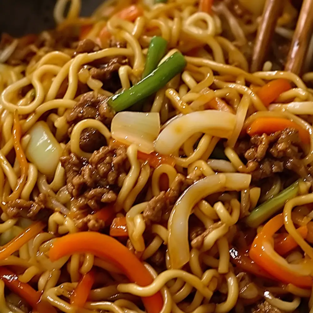 One-Pan Beef Chow Mein in 20 Minutes